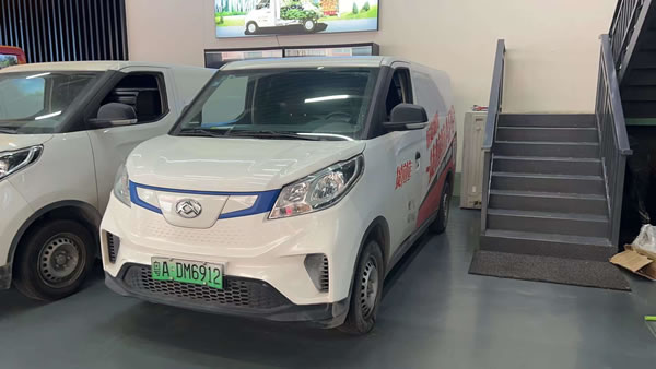 广州二手大通EV30新能源面包车出售